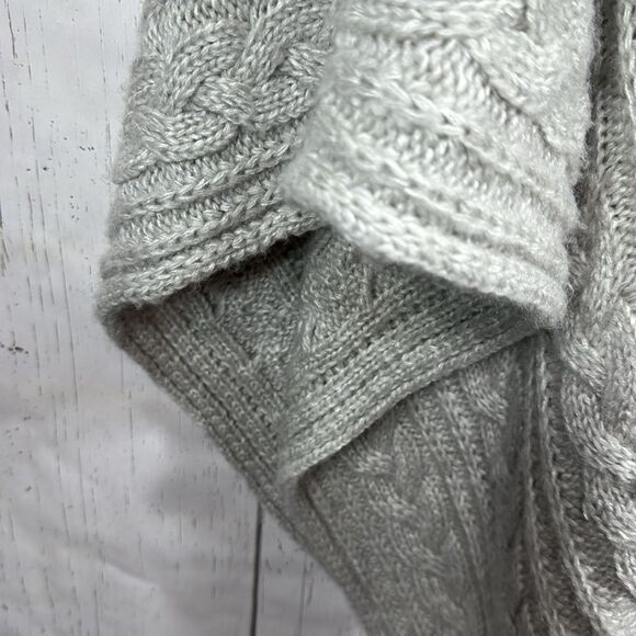 Talbots Gray Cable Knit Wool Blend Poncho Cape Minimalist Classic Preppy Cozy - Picture 7 of 15